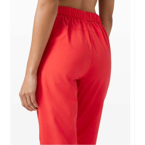 Lululemon Your True Trouser High Rise Crop in Carnation Red, Size 6 - Picture 4 of 9